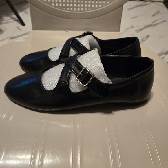 Shoes - Black cross belted shoes size 8